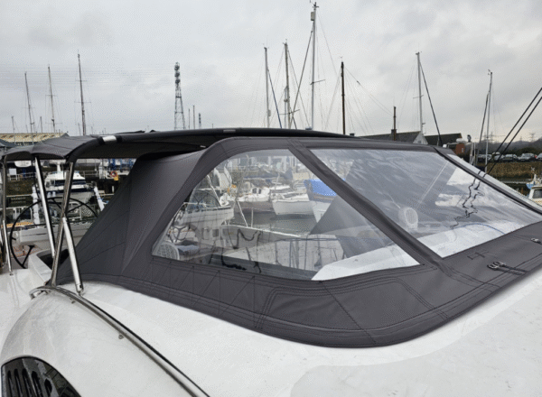 Oyster 885 Standard Sprayhood