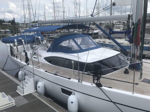 Oyster 495 Standard Sprayhood - Image 5