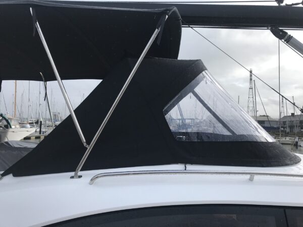 Oyster 495 Standard Sprayhood - Image 2