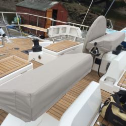 Pedestal Cover for Oyster 495 by Dolphin sails
