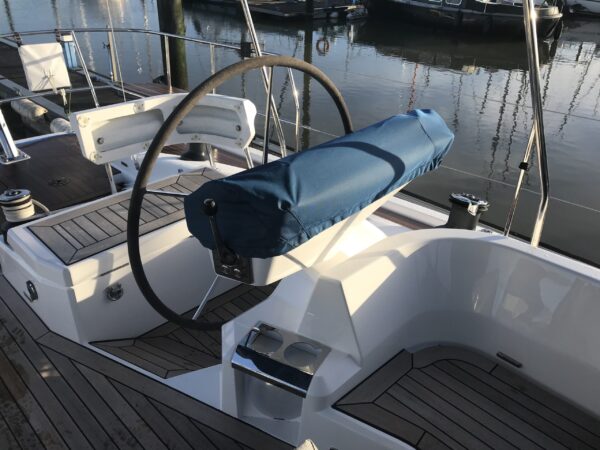 Pedestal Cover for Oyster Yachts