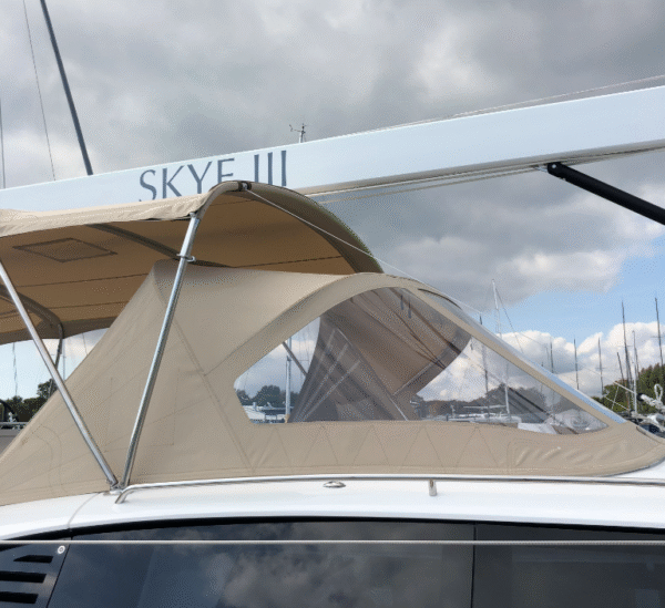 Oyster 595 Standard Sprayhood - Image 2