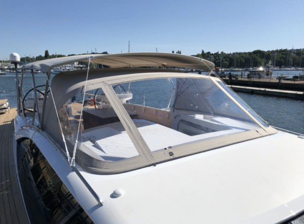 Oyster 745 Standard Sprayhood