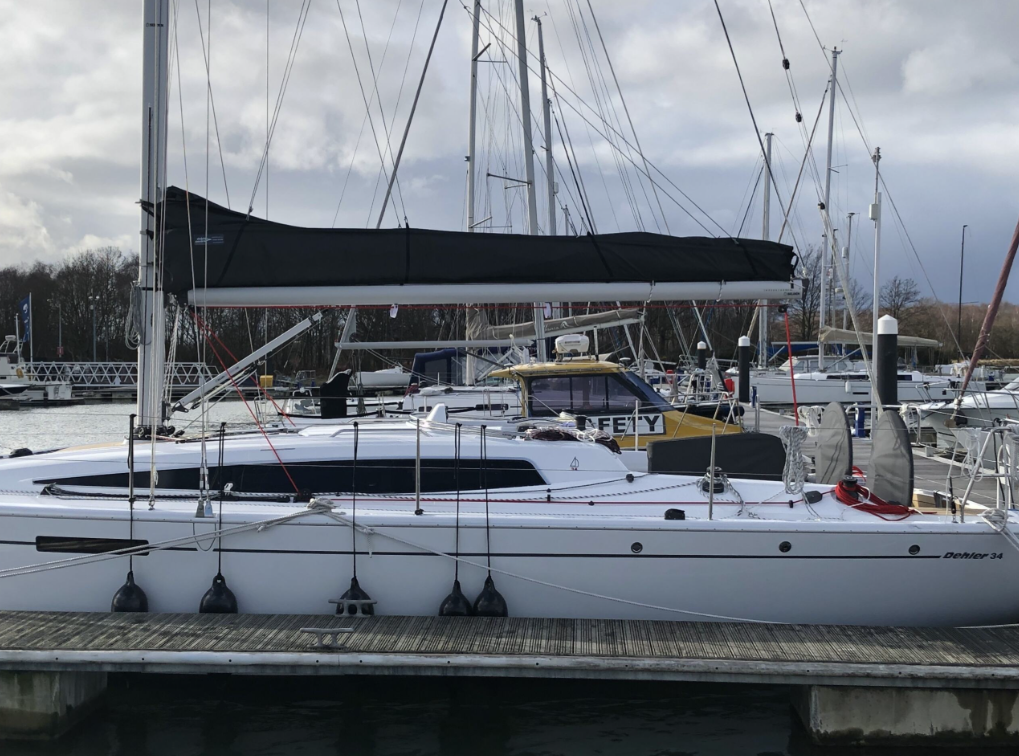 Stack Pack by Dolphin Sails